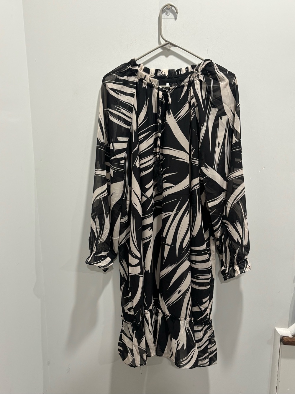 Luxology Black and Cream Long Sleeve Printed A-Line Dress - Picture 2 of 10